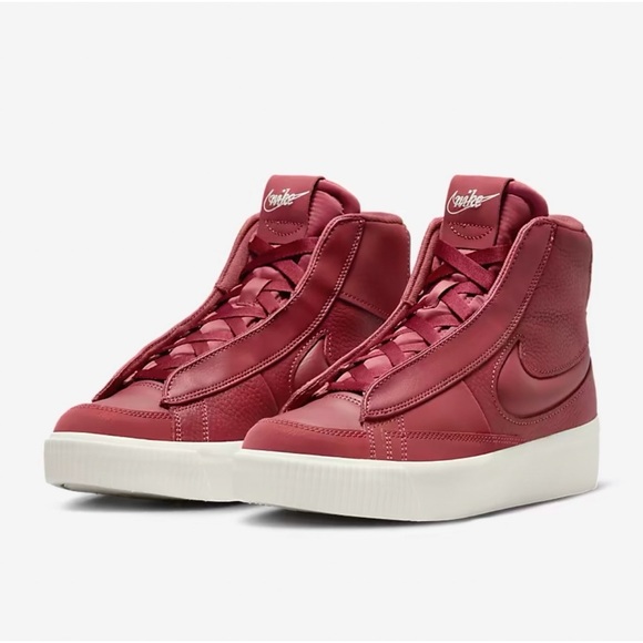 Women’s Nike’s 6.5 Red Shoes - Picture 2 of 2